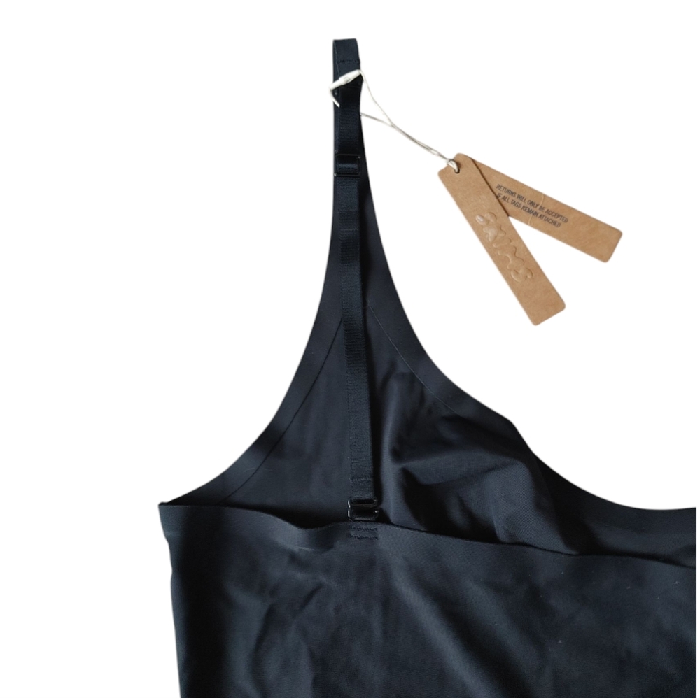 SKIMS Foundation Bodysuit - Picture 11 of 13